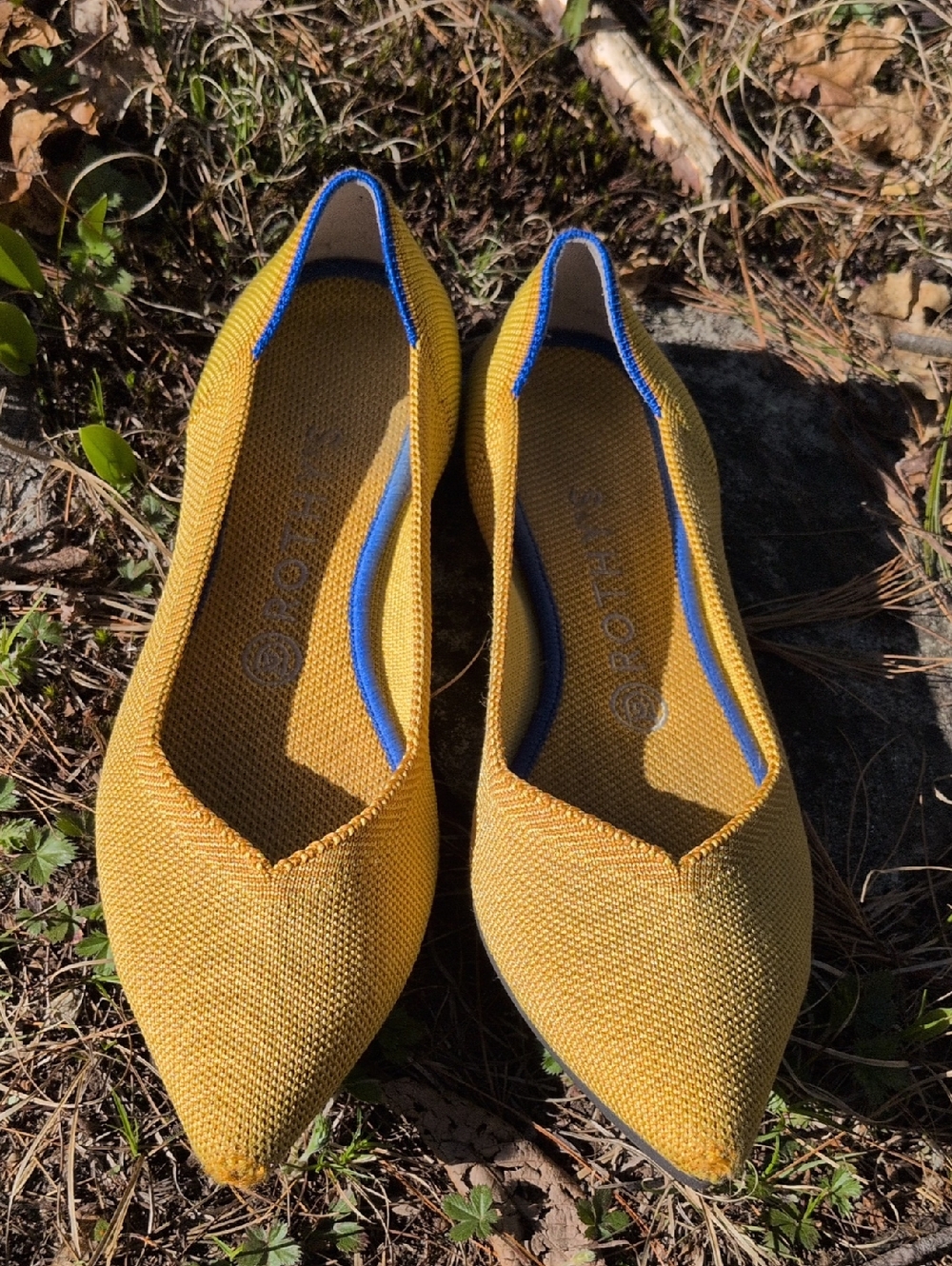 Rothys Marigold Yellow Pointed Knit Ballet Flats with Blue Trim 8.5